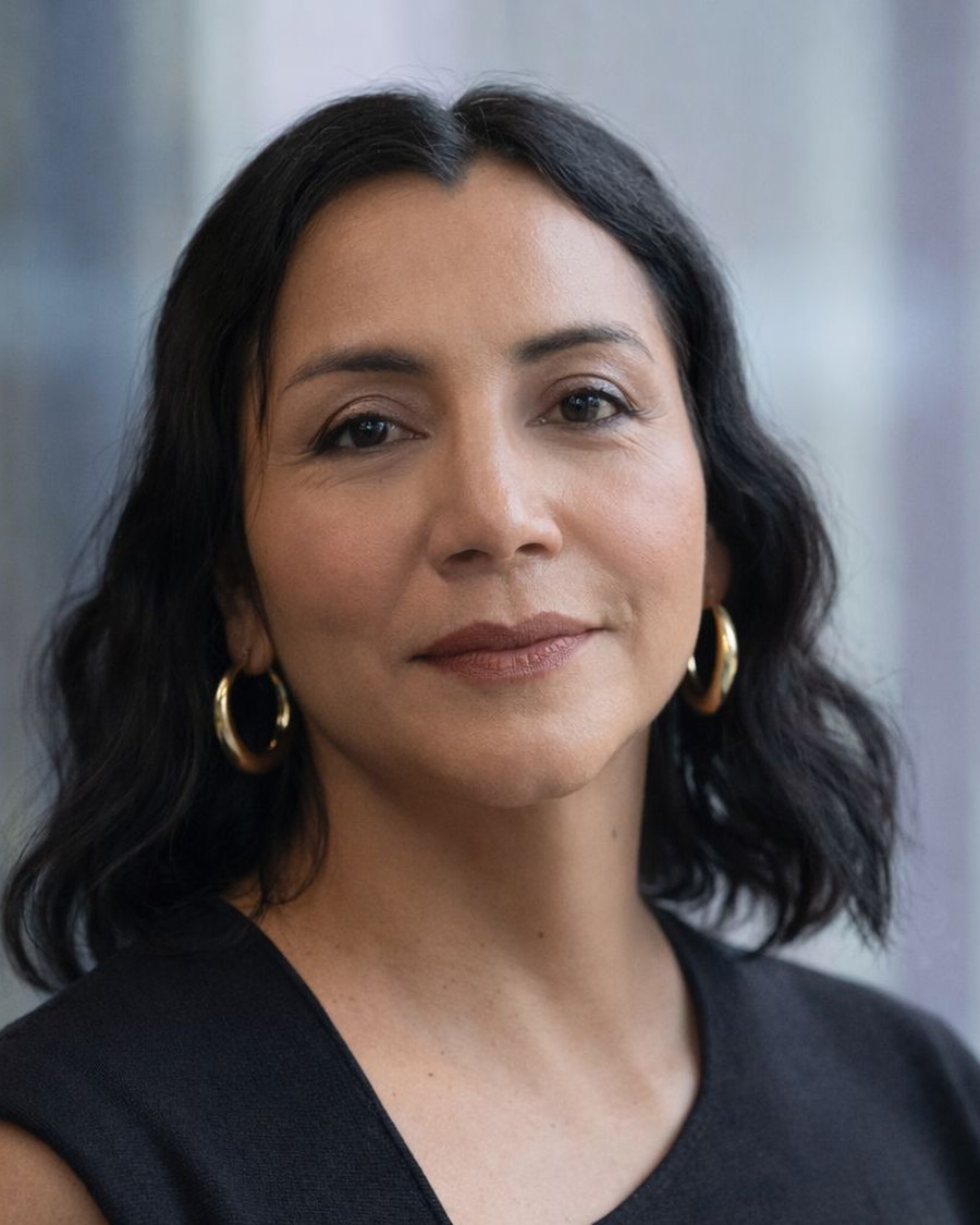 Black and white portrait of Inès Duckit