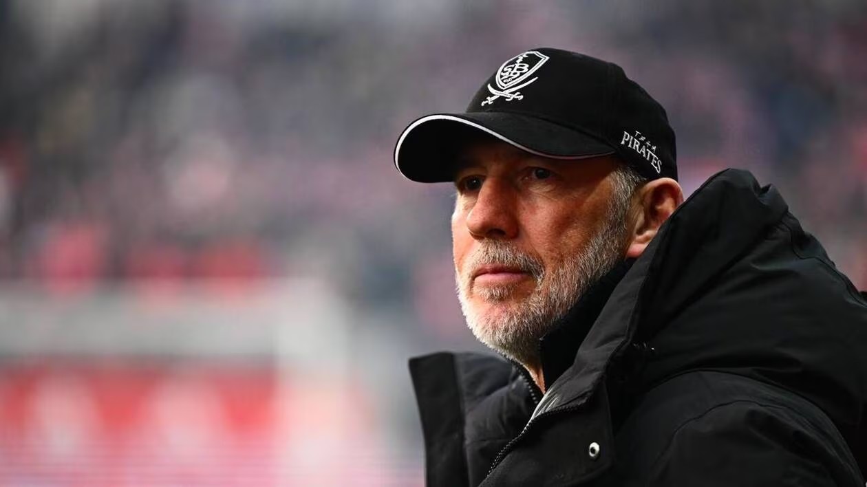 Éric Roy, entraîneur du Stade Brestois, casquette noire