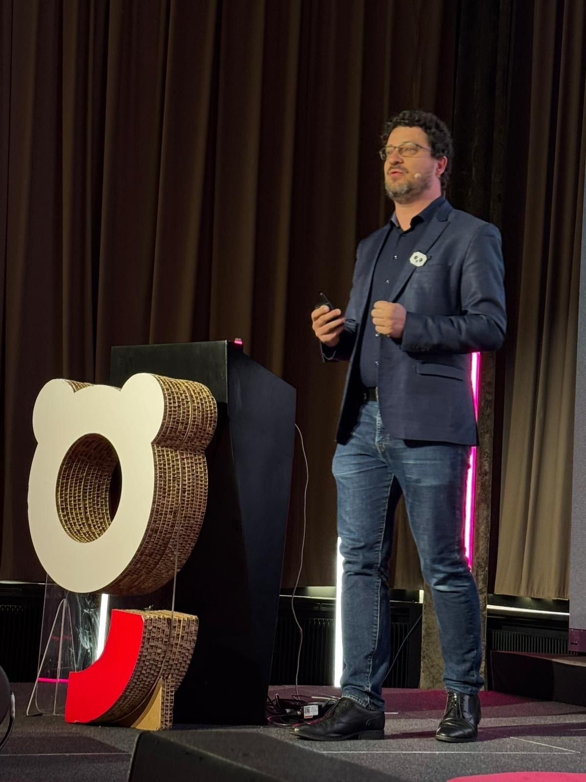 Jean-Baptiste Kempf, president of VideoLAN, speaking at a conference