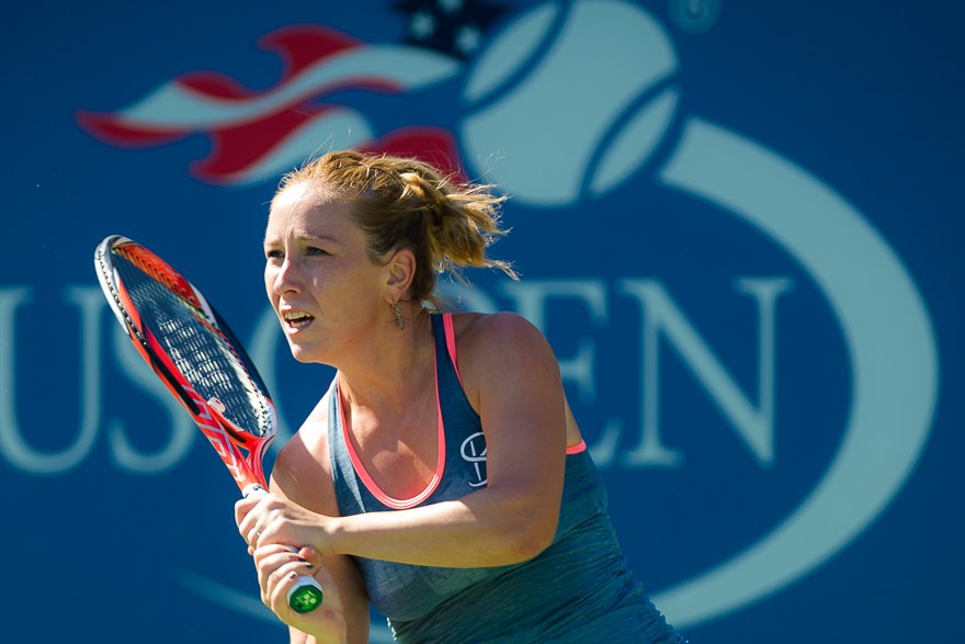 Sofia Shapatava en plein revers lors de l’US Open