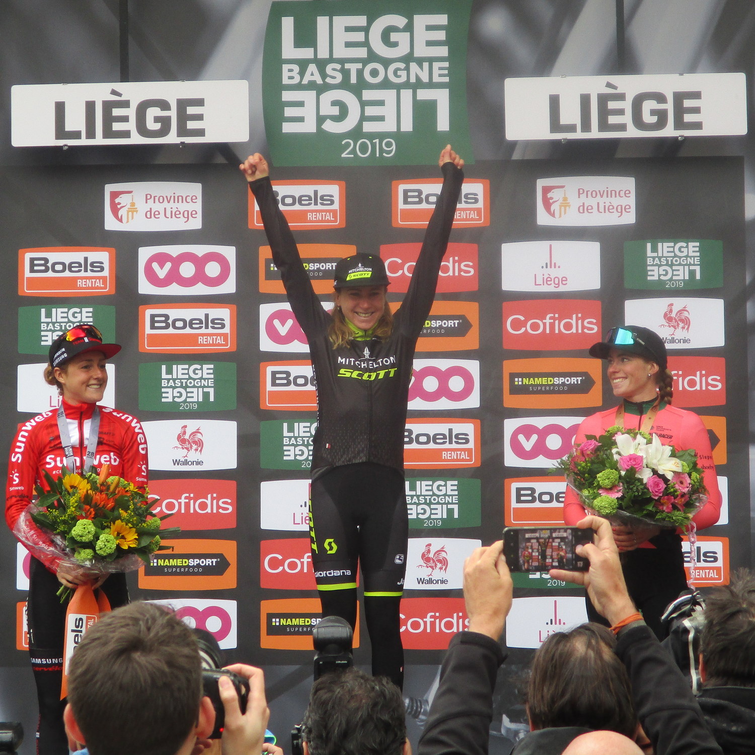 The 2019 Liège-Bastogne-Liège Femmes podium with Demi Vollering in third