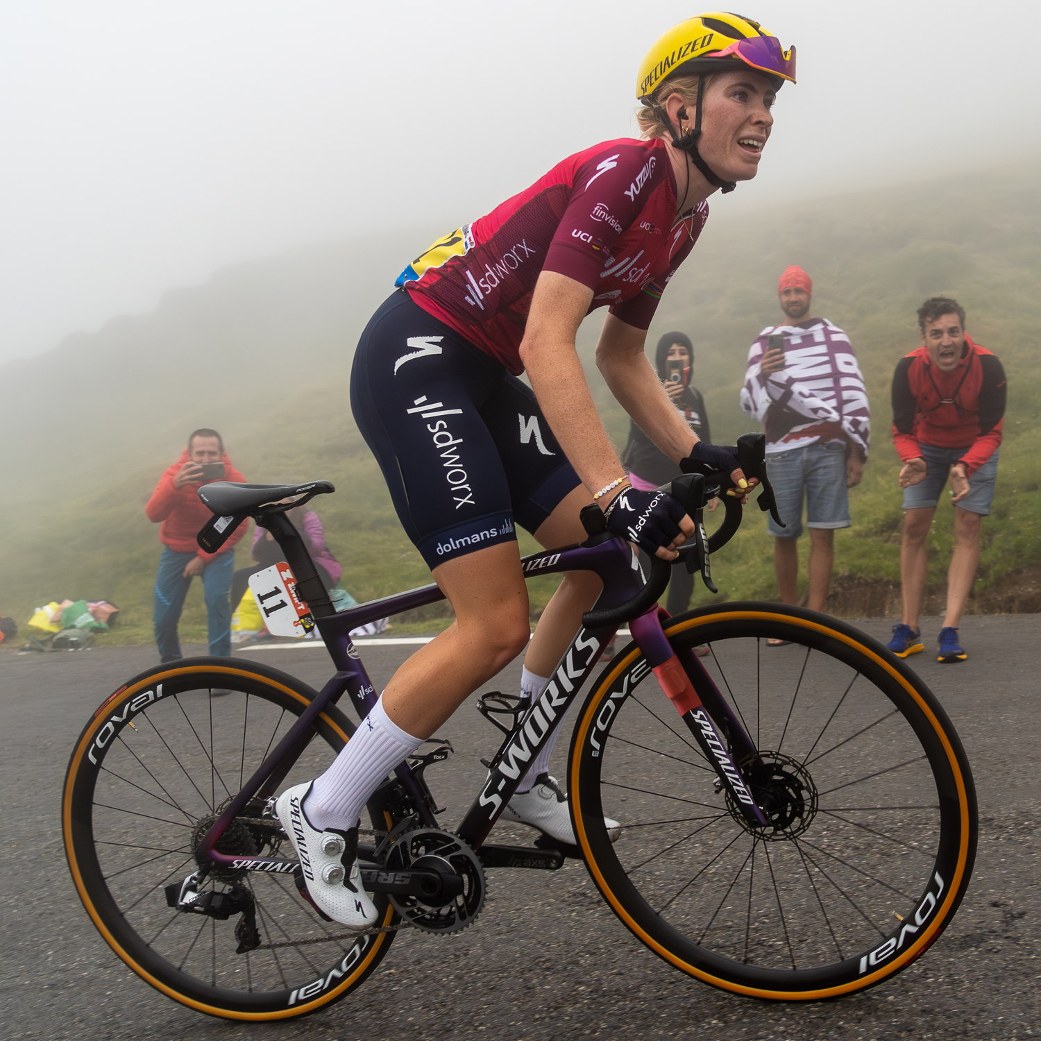 Demi Vollering climbing the Col du Tourmalet in 2023